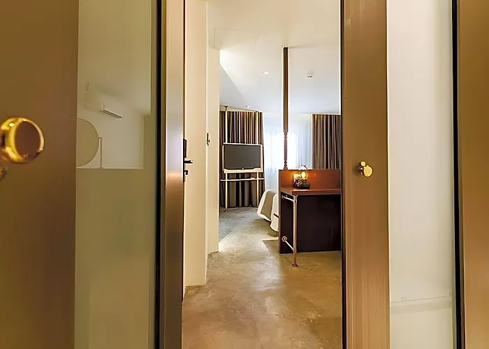 Nidhra Boutique Sukhumvit Hotel 3*